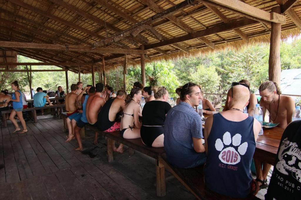 แมดมังกี้ เกาะรง ซัมเลิม Hostel เกาะรงสำลน ภายนอก รูปภาพ