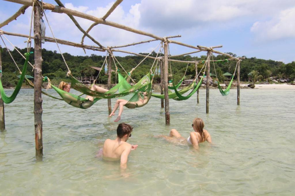 แมดมังกี้ เกาะรง ซัมเลิม Hostel เกาะรงสำลน ภายนอก รูปภาพ