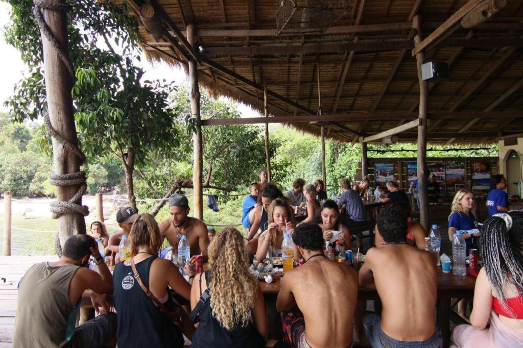 แมดมังกี้ เกาะรง ซัมเลิม Hostel เกาะรงสำลน ภายนอก รูปภาพ