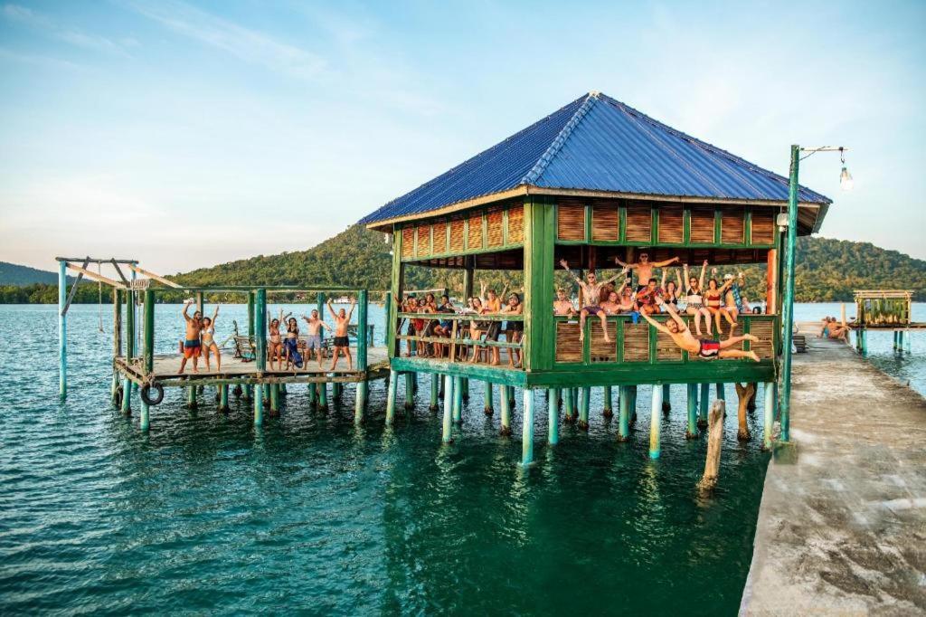 แมดมังกี้ เกาะรง ซัมเลิม Hostel เกาะรงสำลน ภายนอก รูปภาพ